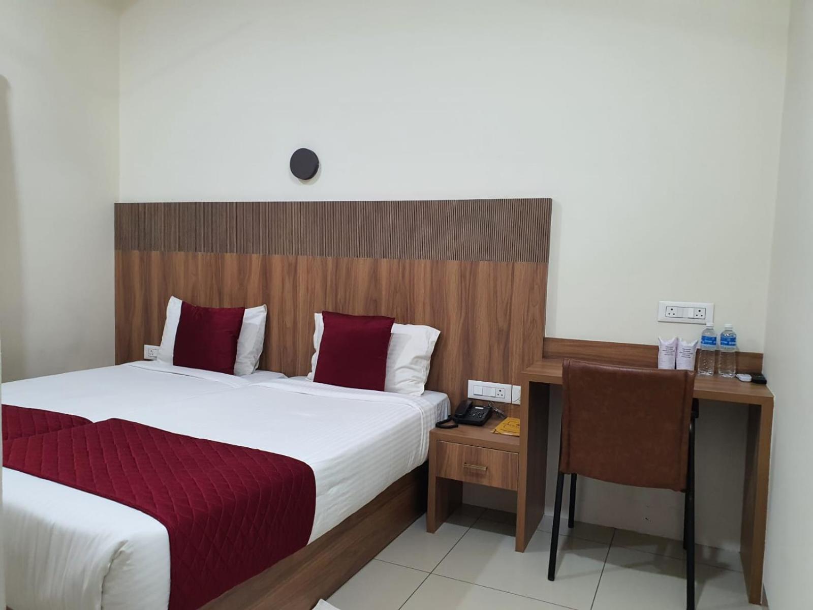 Hotel Deepakam Inn Palakkad Exterior foto