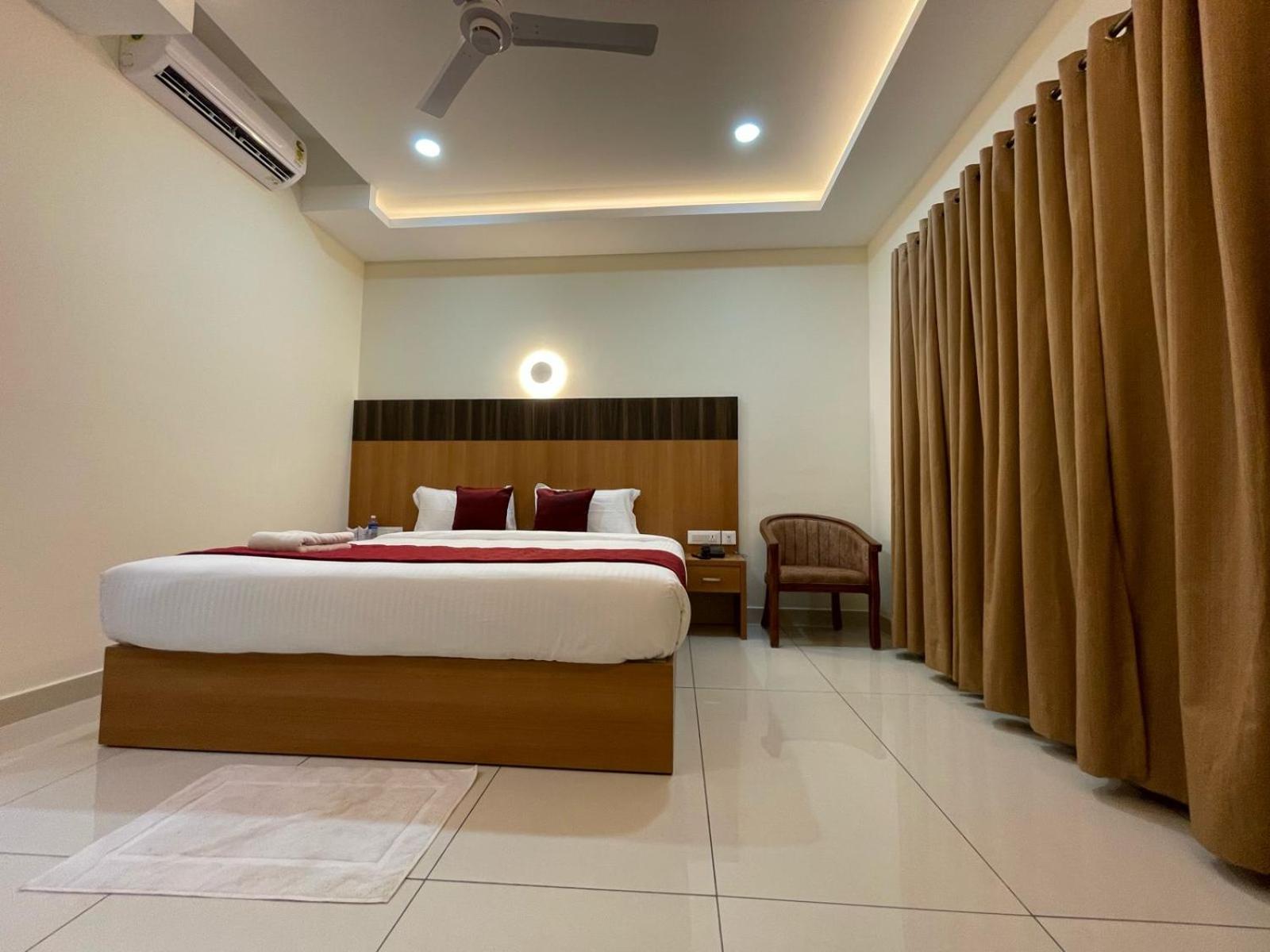 Hotel Deepakam Inn Palakkad Exterior foto